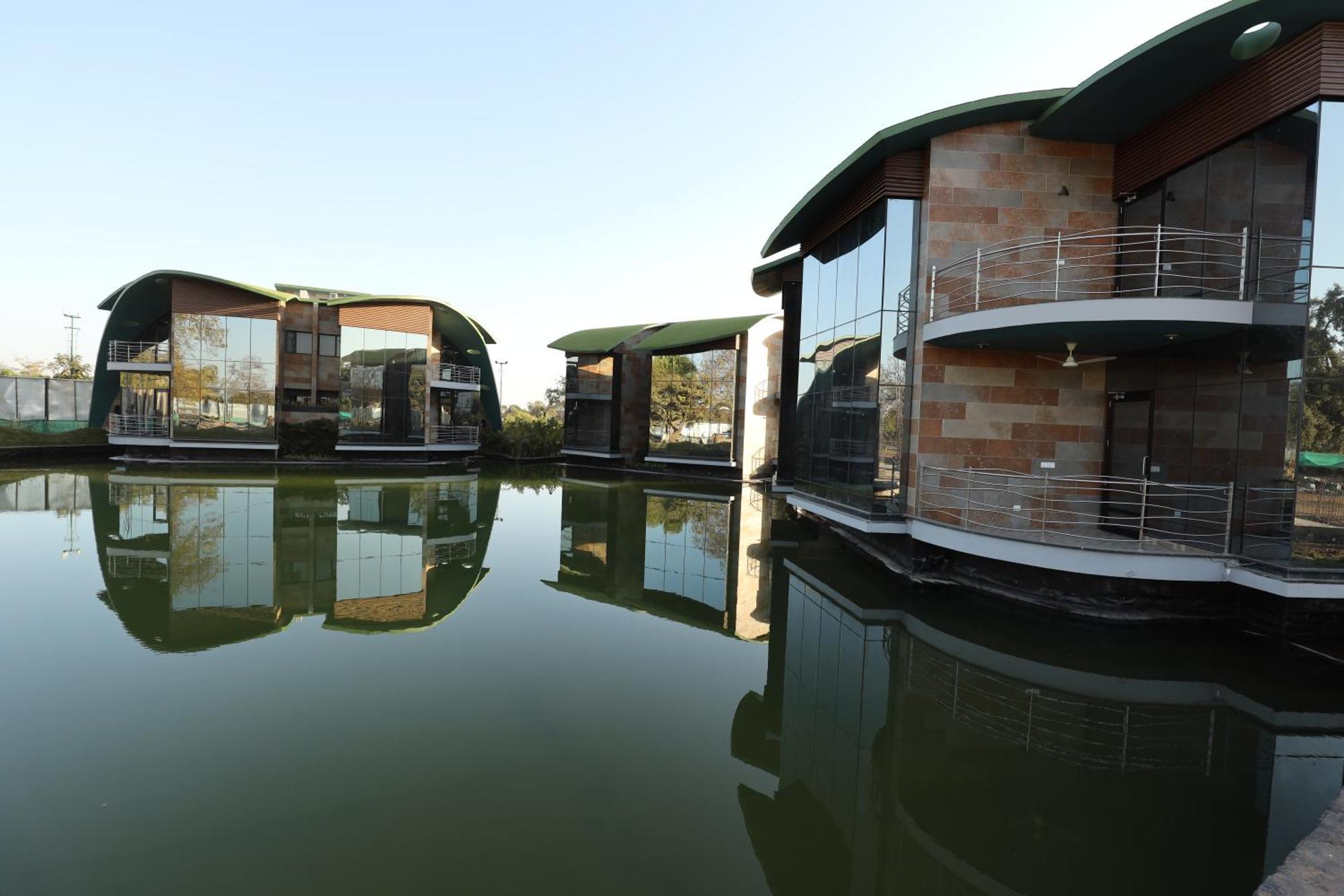 Neonz Resort & Club Ананд Екстер'єр фото